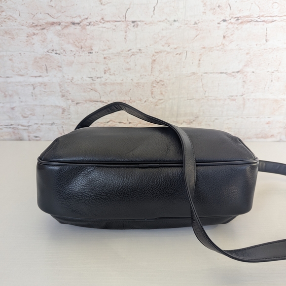 VTG Cole Haan Black Pebbled Leather Camera Bag - Minimalist Crossbody - Gold Har - Picture 8 of 16